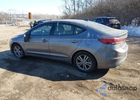 2018 Hyundai Elantra Value Edition z USA, uszkodzony, nr VIN 5NPD84LF1JH369083